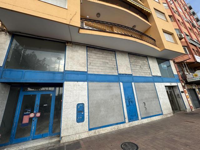 LOCAL COMERCIAL EN DOS PLANTAS - ZONA PASEO MARITIMO DE ALGECIRAS photo 0