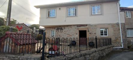 En venta Casa Rústica en Buen Estado y con Terreno en la zona de A Castellana - Aranga photo 0