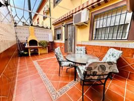 Acogedora casa reformada de 5 dormitorios con dos patios, cerca de la ciudad. photo 0