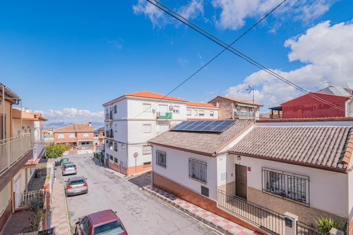 ¡Agárrate de los calcetines, que te traigo el piso de tus sueños en La Zubia! photo 0