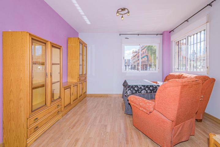¡Agárrate de los calcetines, que te traigo el piso de tus sueños en La Zubia! photo 0