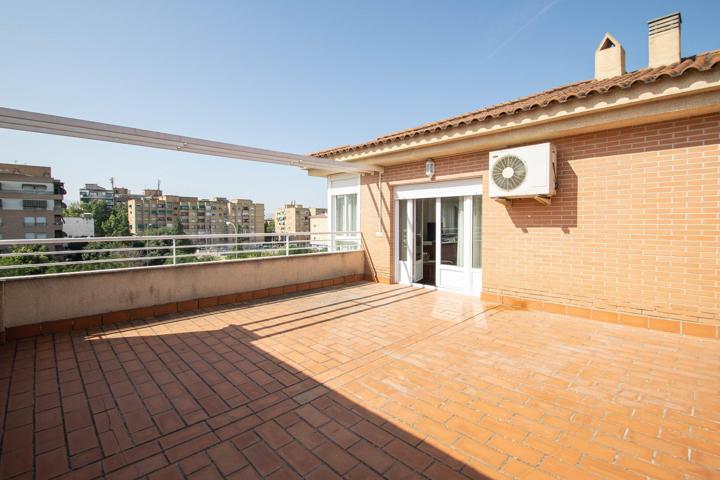 🏡 Amplio piso con terraza y zonas comunes ajardinadas junto Avd. Federico García Lorca photo 0