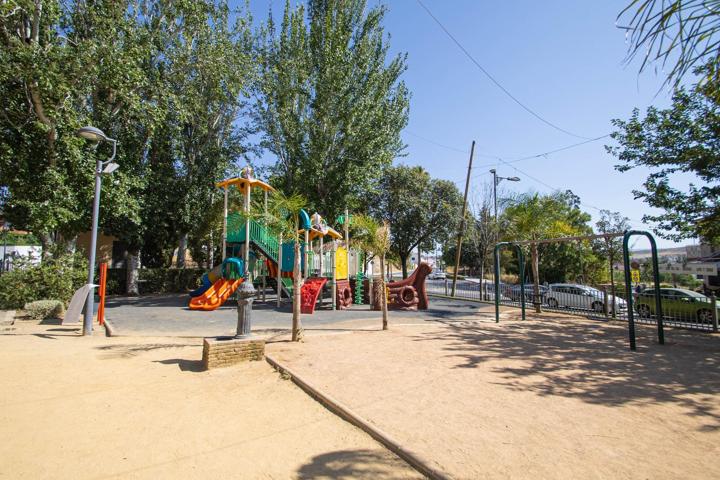 ¡Oportunidad única en el corazón de Alhendín! Local comercial de 489 m² por solo 179.000 € photo 0