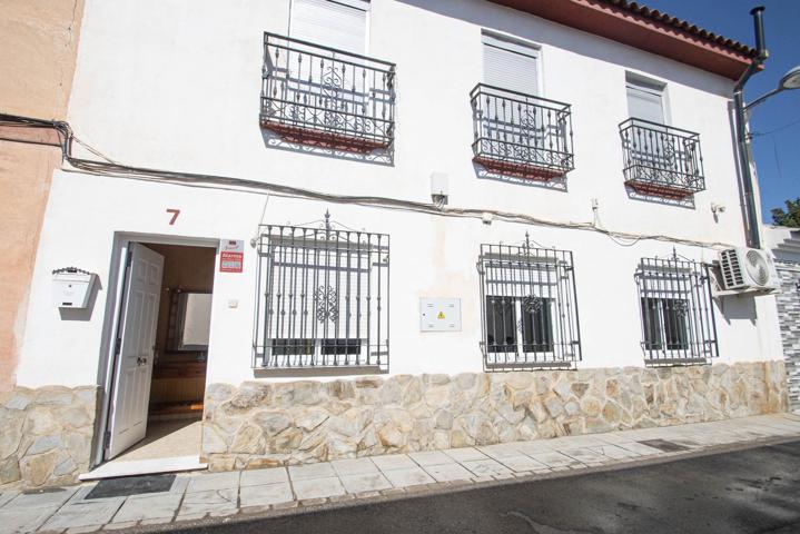 🏡 Amplia casa con 5 dormitorios y patio de 80 m2 junto a Santa Fe !!! photo 0