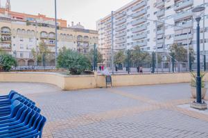 Piso para reformar junto a los Carmenes! photo 0