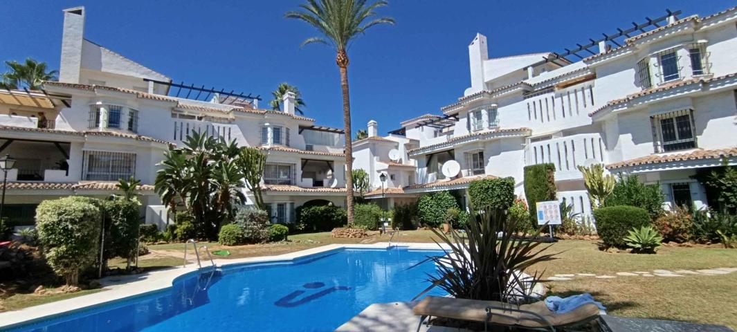 Dúplex En venta en Nueva Andalucia, Marbella photo 0