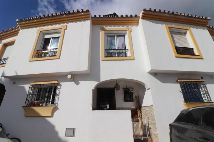 'Estilo y Confort en Marbella: Adosada con Espacios Amplios y Ubicación Privilegiada' photo 0