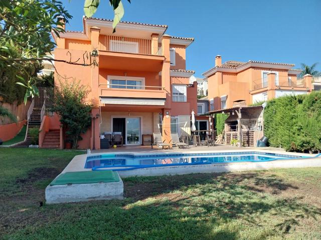 ¡Exclusiva villa en Cerros del Águila con piscina privada y vistas de ensueño! photo 0