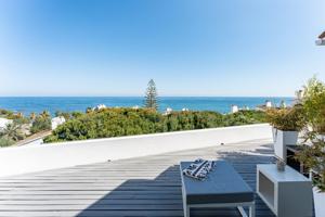 Fabuloso ático dúplex de diseño exclusivo con espectaculares vistas al mar al lado de la playa en Calahonda!! photo 0
