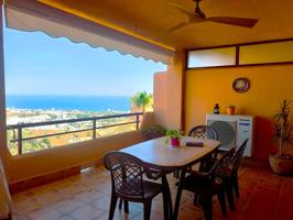 ¡Amplio apartamento con maravillosas vistas panorámicas al mar en lo alto de Calahonda! photo 0