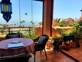 ¡Espacioso apartamento con maravillosas vistas panorámicas al mar! photo 0