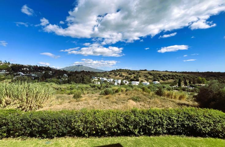 Apartamento amplio con vistas abiertas, calma y tranquilidad — Parque Olivos, Estepona (Zona Bel-Air) photo 0
