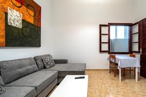 Apartamento en Arenales photo 0