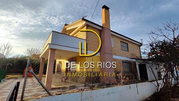Casa - Chalet en venta en La Zubia de 646 m2 photo 0