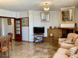 ¡Casa en venta en Paterna! photo 0