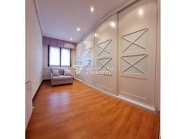 Se vende vivienda totalmente exterior muy luminosa de 80m2 con terraza amplia para poner una mesa con dos sillas. photo 0