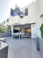 HERMOSO DUPLEX REFORMADO EN PUERTO RICO LISTO PARA DISFRUTAR!!! photo 0