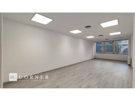 Oficina situada en la Travesera de Gracia - Tuset. photo 0