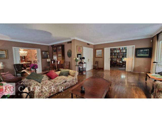 En Exclusiva. Piso en venta en Les Tres Torres photo 0