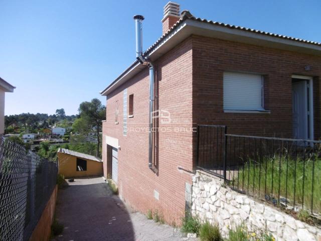 CHALET INDEPENDIENTE EN VENTA EN LA TORRE DE CLARAMUNT photo 0