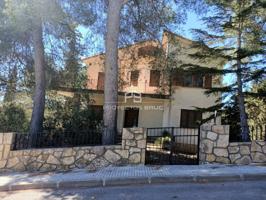 En Corbera Llobregat - Casa unifamiliar con jardín - Infórmese photo 0