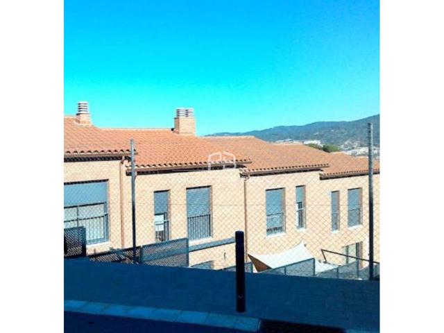 St. Vicenç dels Horts - Casa adosada ocupada ilegalmente - Infórmese condiciones photo 0