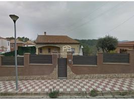 Abrera - Casa ocupada ilegalmente en venta - Infórmese condiciones photo 0