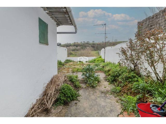 Sallent - Piso en planta baja con patio-jardín para reformar-rehabilitar - Infórmese photo 0