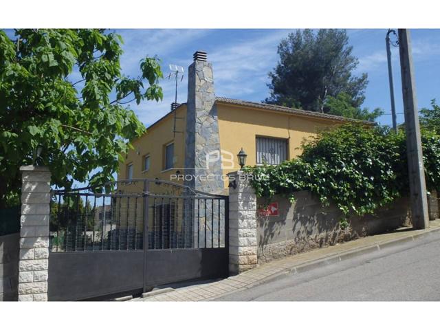Casa en venta en La Torre de Claramunt photo 0