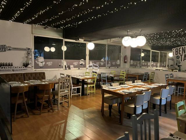 St. Andreu de la Barca - Restaurante con gran terraza, en Traspaso con alquiler - Infórmese condiciones photo 0