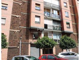 St. Feliu Llobregat - Piso ocupado ilegalmente - Infórmese condiciones photo 0