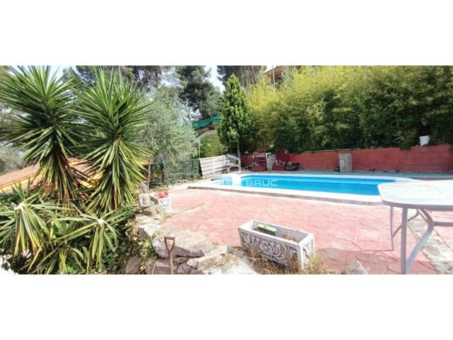 En Canaletes-Cabrera Anoia - Casa con amplio terreno, piscina, muchas posibilidades - Infórmese photo 0