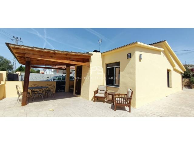Esparreguera en Mas d'en Gall - Casa reformada con patio, jardín, bonitas vistas - Infórmese para visitar photo 0