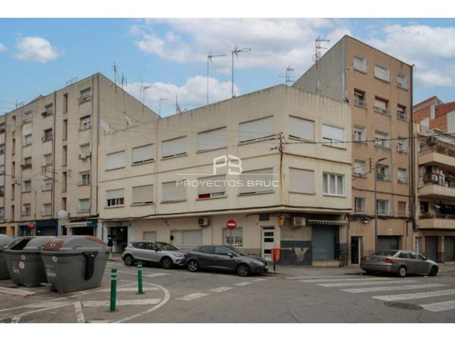 Piso en venta en Terrassa photo 0
