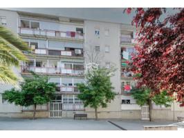 Piso en venta en Terrassa photo 0
