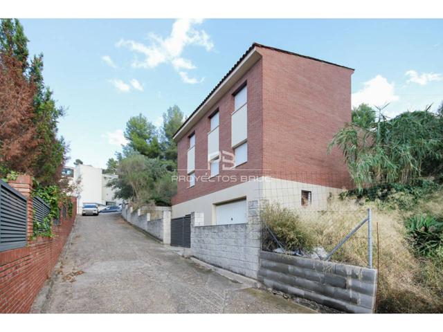 Chalet independiente en venta en Corbera de Llobregat photo 0