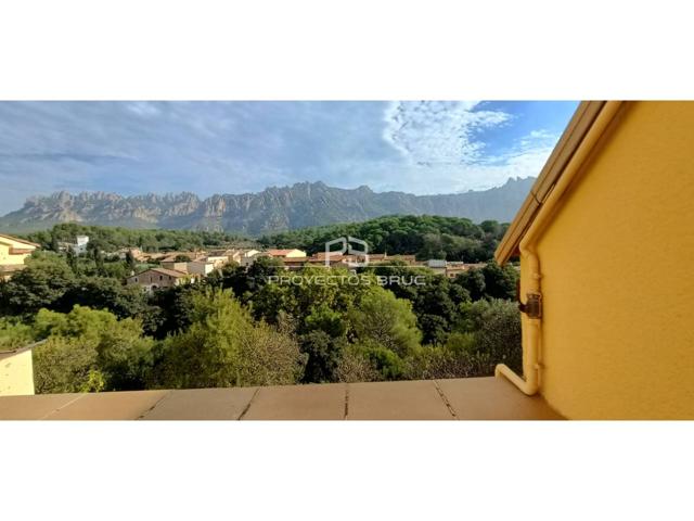 En El Bruc - Amplio Dúplex con espectacular Terraza con vista a Montserrat - No le dejará indiferente photo 0