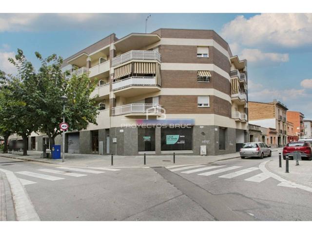 Locales en venta en Sant Vicenç dels Horts photo 0