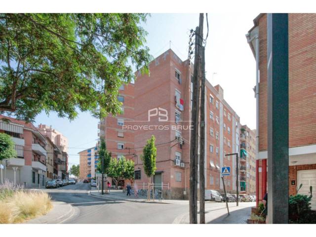 Piso en venta en Rubí photo 0