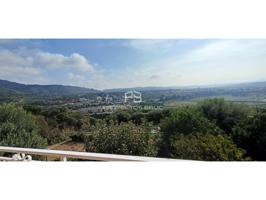 Esparreguera - Torre con amplia parcela ajardinada, piscina, garaje. Para entrar a vivir. photo 0