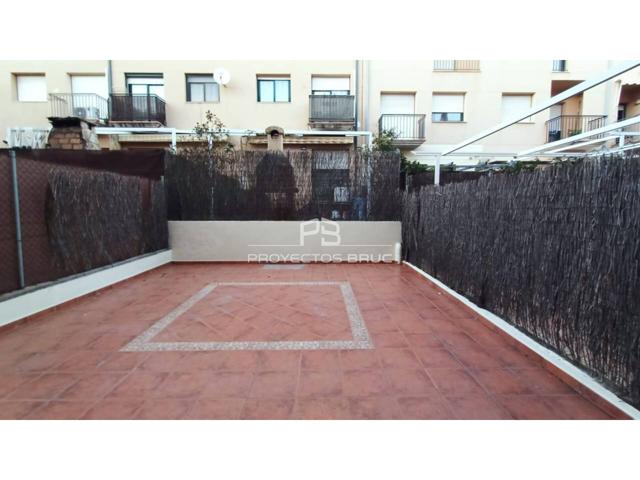 En El Bruc - Casa adosada en 3 plantas con patio y amplio garaje - en Venta photo 0