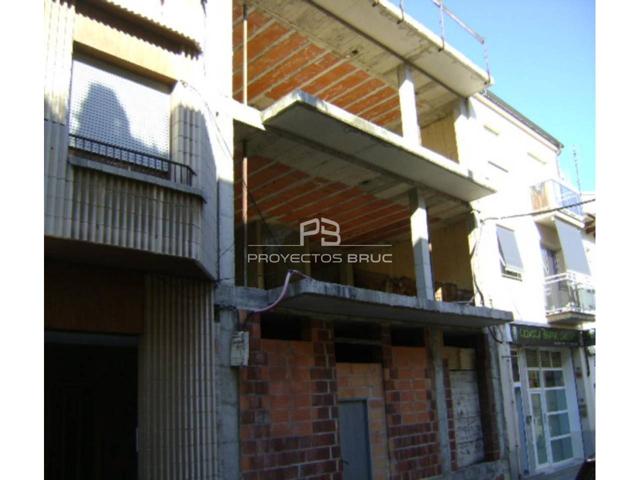 Sallent - Edificio en construcción, obra parada en Venta - Infórmese photo 0