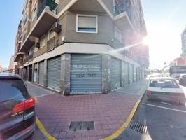 Se alquila local comercial con altillo barrio de Altaix photo 0