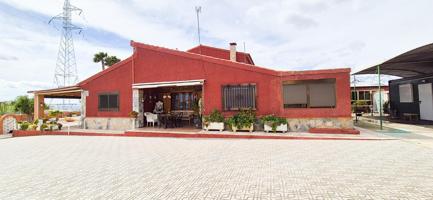 Amplio chalet con Jardín y Piscina (Peña de las Aguilas) photo 0
