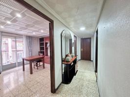 ¡Amplio piso en venta en la zona Plaza de Madrid, Elche! photo 0