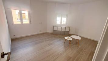 ¡Vivienda en alquiler en el corazón del Raval! Reforma a estrenar photo 0