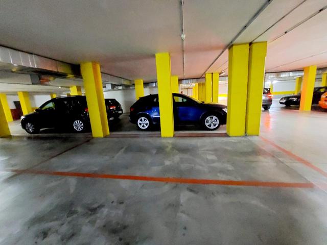 🚗 Plaza de garaje en venta – Zona Porcelanosa (Elche) photo 0