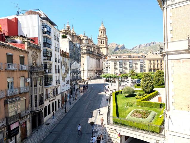 Oportunidad de Buen Piso frente a la Diputación de Jaén photo 0