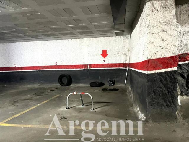 Plaza de garaje en el centro de - Palau-solità i Plegamans photo 0