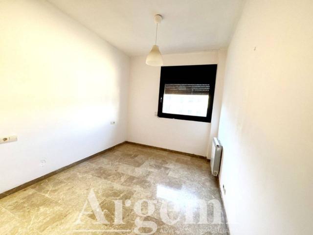 Venta piso en Palau Solità i Plegamans photo 0